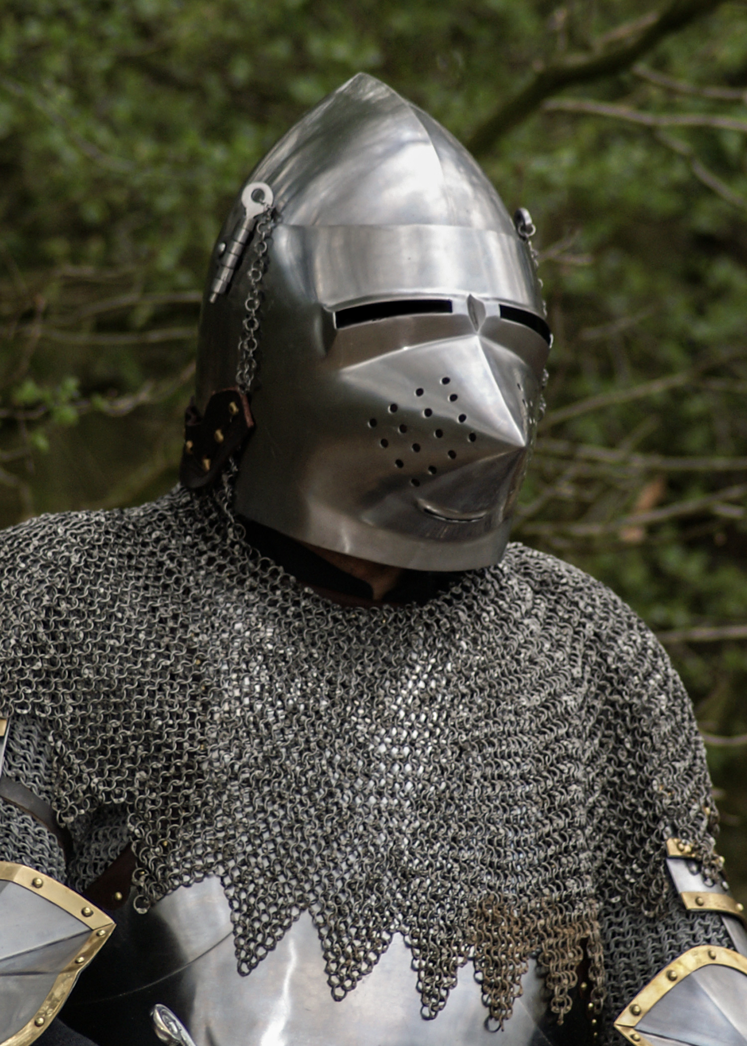 Hundsgugel, ca. 1390, 2 mm Stahl, Größe M